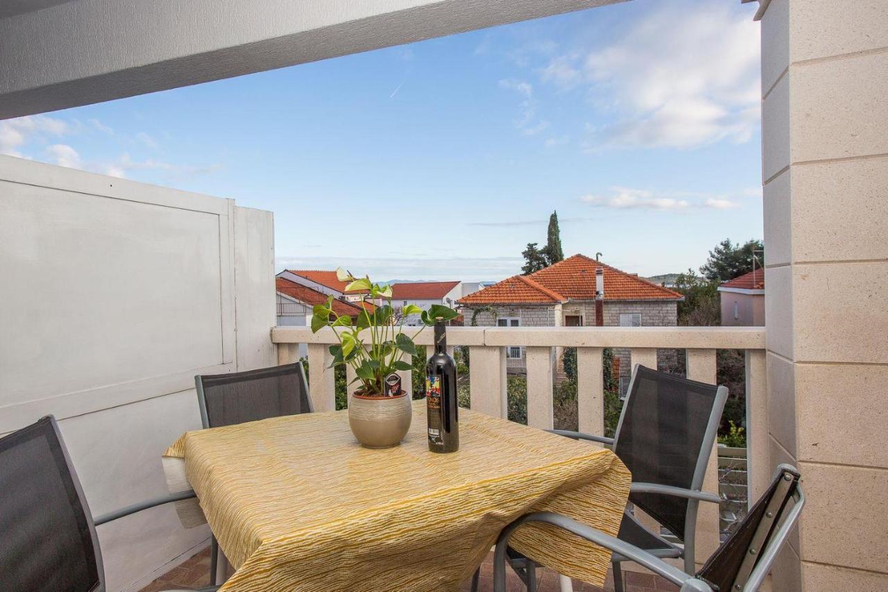 Apartments Mira On The Peljesac Peninsula Оребич Екстер'єр фото